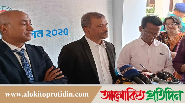 ডিসিদের জনগণের নিপীড়নে কাজে লাগিয়েছে ফ্যাসিস্টরা: আসিফ নজরুল