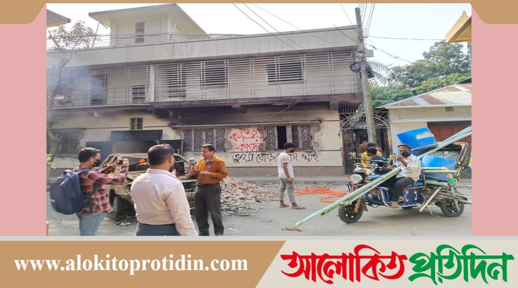 ফের ওবায়দুল কাদেরের গ্রামের বাড়িতে অগ্নিসংযোগ-ভাঙচুর