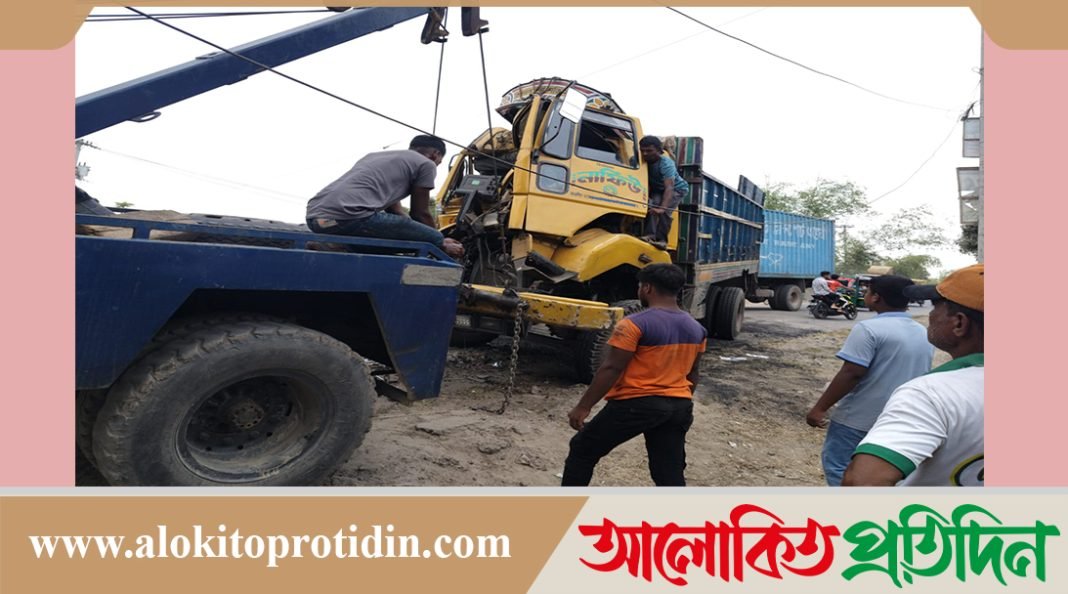 ব্রাহ্মণবাড়িয়ায় বাস ট্রাকের মুখোমুখি সংঘর্ষে নিহত দুই 