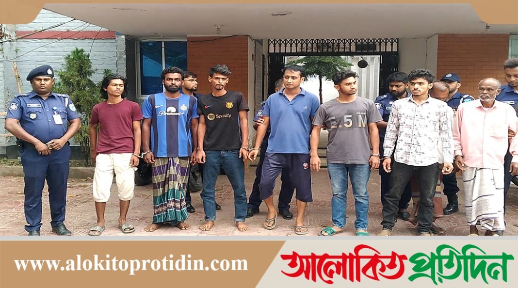 মানিকগঞ্জে চিত্রশিল্পীর বাড়িতে আগুনের ঘটনায় রিমান্ড চেয়ে ৮ আসামিকে আদালতে প্রেরণ