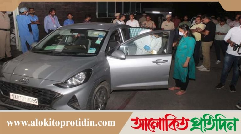 গাড়ির ভেতরে একই পরিবারের সাত জনের আত্মহত্যা