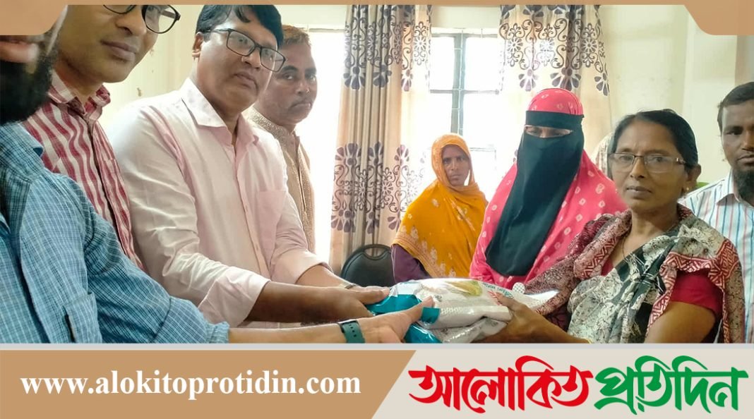 নাগরপুরে প্রান্তিক কৃষকদের মাঝে বিনামূল্যে আমন ধানবীজ বিতরণ