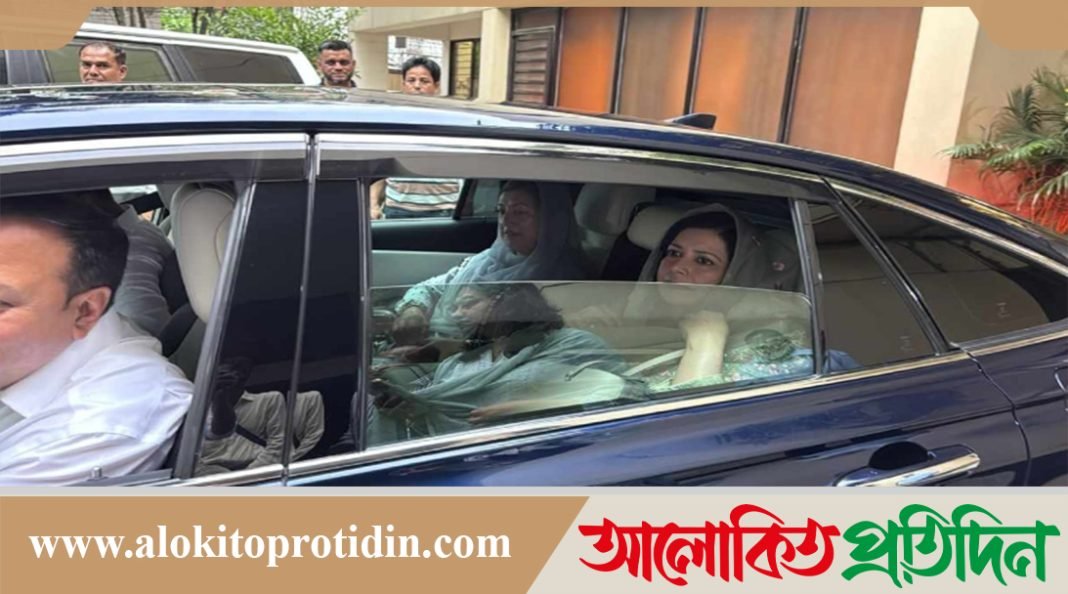 মায়ের কাছে হাসপাতালে যাচ্ছেন ডা. জুবাইদা রহমান