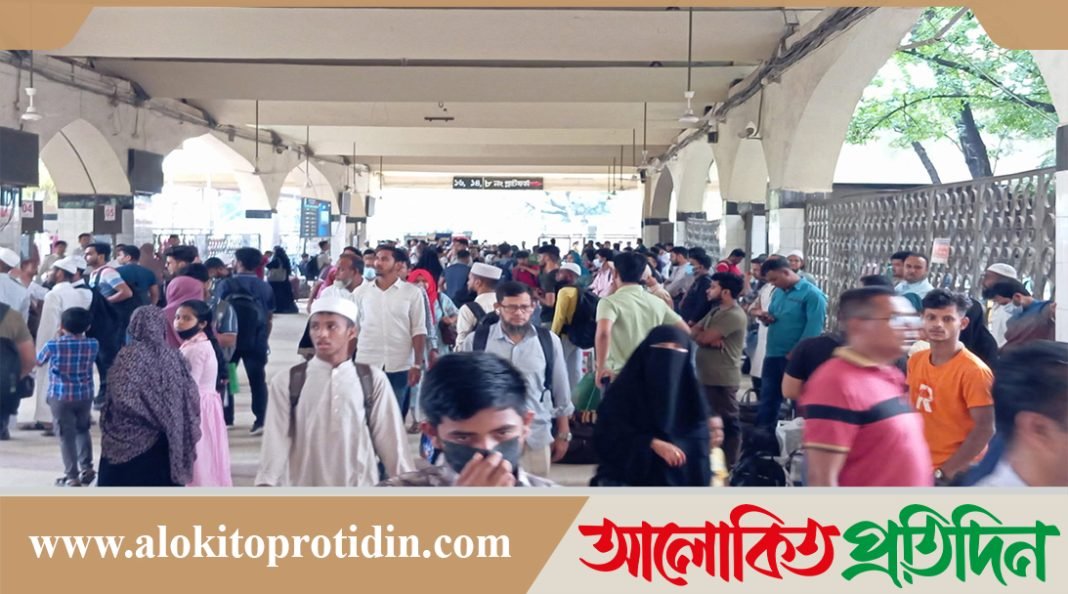 সবচেয়ে বেশি মানুষ ঢাকা ছাড়বেন আজ