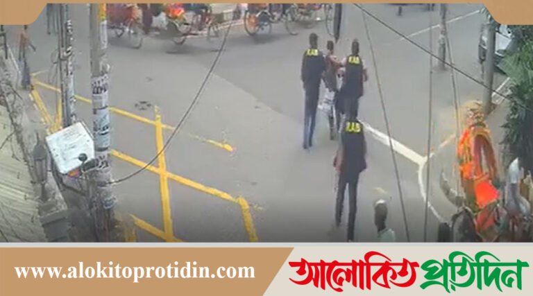 সিনেমা স্টাইলে র‍্যাব পরিচয়ে কোটি টাকা ছিনতাই