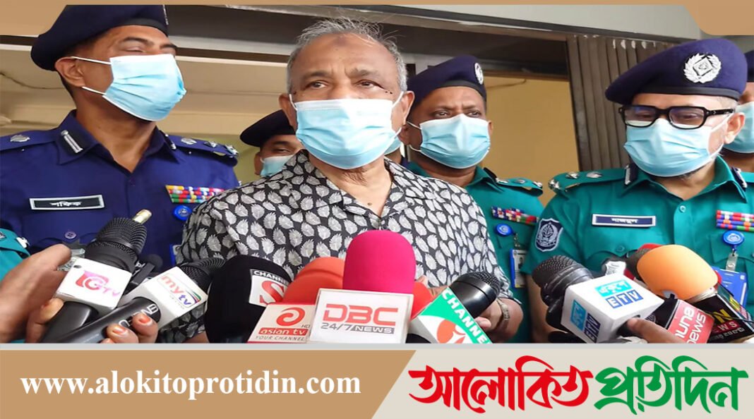 তারেক রহমানের দেশে ফিরে আসতে কোনো বাধা নেই : স্বরাষ্ট্র উপদেষ্টা