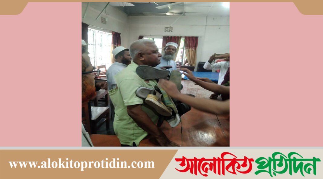 রাজবাড়ীতে নবীজি (সঃ) সম্পর্কে কটুক্তির অভিযোগে চিকিৎসক কে গণধোলাই