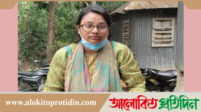 বিয়ের দাবিতে হিন্দু প্রেমিকের বাড়িতে মুসলিম নারী