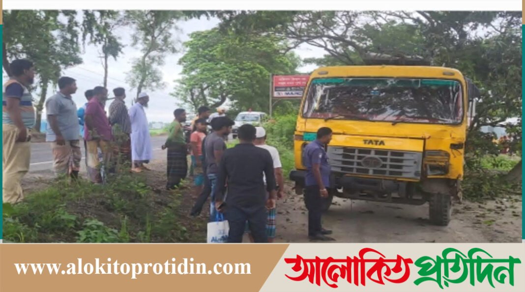 উল্লাপাড়ায় ট্রাক চাপায় নিহত-২ 