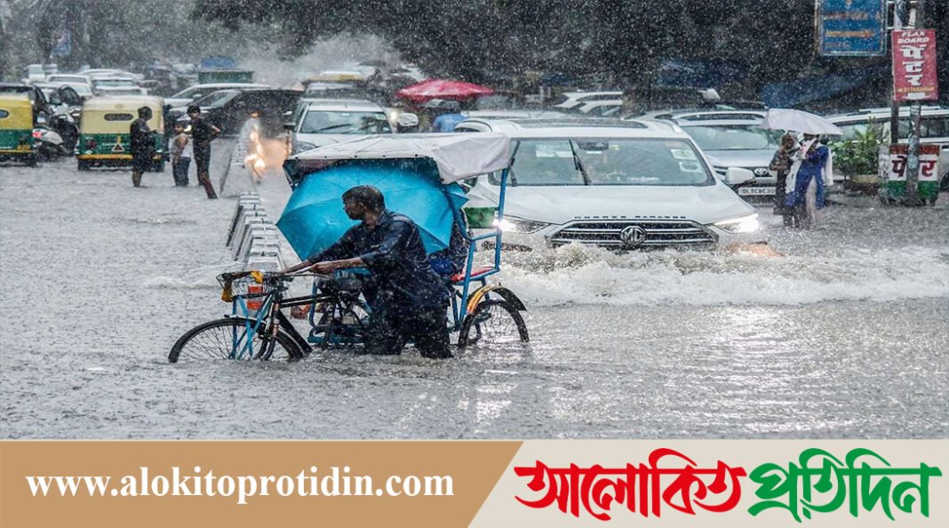 কয়েক দিনের টানা বৃষ্টিতে ডুবে গেছে নয়াদিল্লি