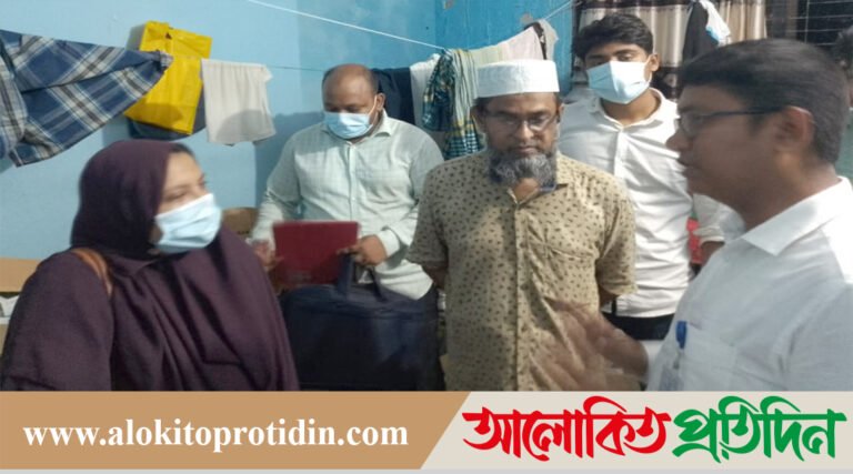 সাংবাদিকের পেশাগত কাজে বাধা দিয়েও শেষ রক্ষা হলো না নামধারী ঔষধ ব্যবসায়ীর!