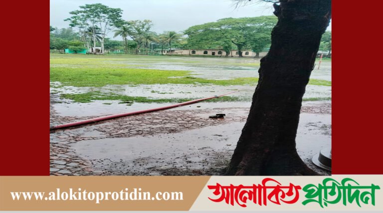 সরকারি খালের বালু অবাধে উত্তোলনে হুমকির মুখে শতাধিক পরিবার 