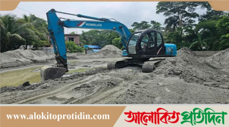 মাদারীপুরে জনবসতির পাসেই অবৈধ বালু স্তূপ করে চলছে রমরমা ব্যবসা