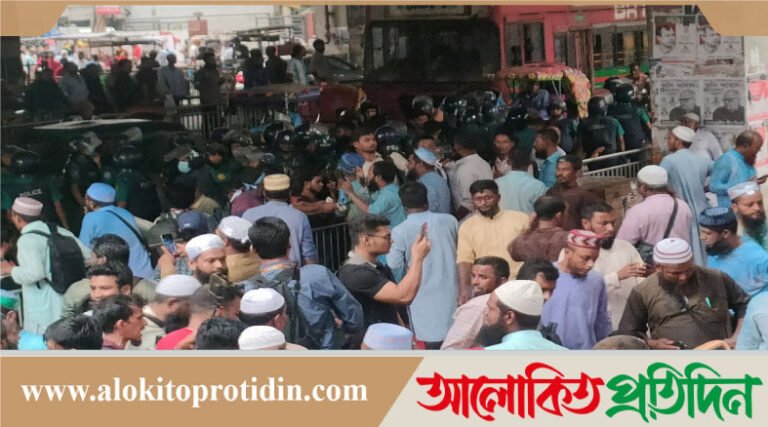 ইবতেদায়ী শিক্ষকদের ভুখা মিছিল ছত্রভঙ্গ করে দিলো পুলিশ