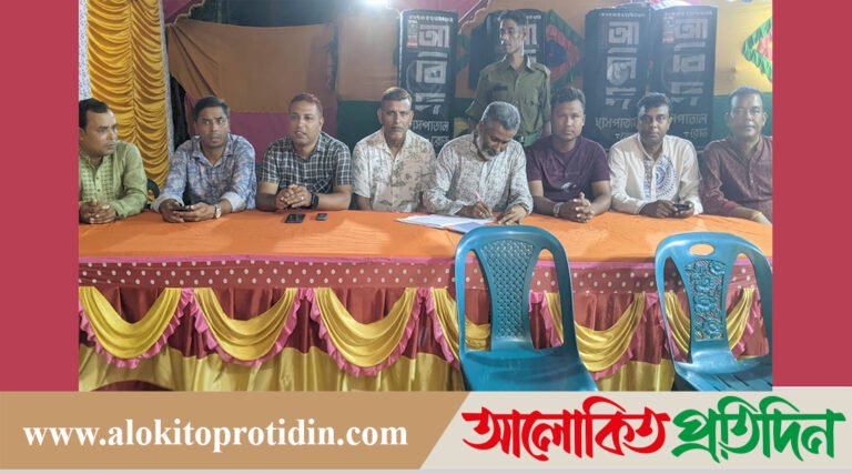 নকলায় প্রেসক্লাবের সাংবাদিকদের পূজা  পরিদর্শন ও সাথে মতবিনিময়