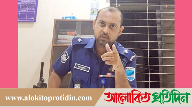 পুলিশ হয়ে গেছে এখন বানরের মতো, খাঁচা*য় ব*ন্দি করে নাচাচ্ছে আমাদের!