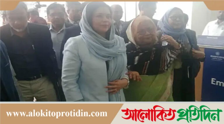 খালেদা জিয়াকে দেখতে বিমানবন্দর থেকে সরাসরি এভারকেয়ারে জুবাইদা রহমান