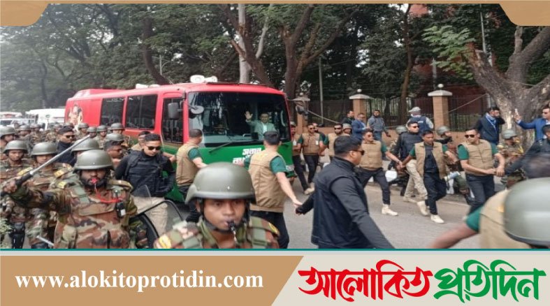 বাসে চড়ে ৩০০ ফিটে সংবর্ধনা স্থলের পথে তারেক রহমান