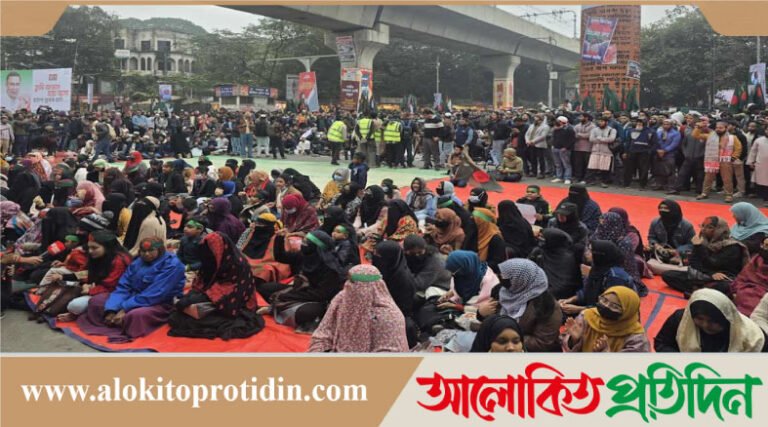 শহীদ হাদি হত্যার বিচার দাবিতে চতুর্থ দিনেও শাহবাগ অবরোধ