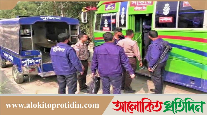 চলন্ত বাসে কলেজছাত্রীকে ধ*র্ষণের অভিযোগে চালক-হেলপারসহ গ্রে*প্তার-৩