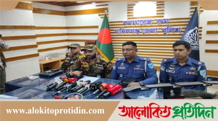 হরিরামপুরে যৌথ বাহিনীর অভিযানে অ*বৈধ অ*স্ত্র ও বো*মা উদ্ধার