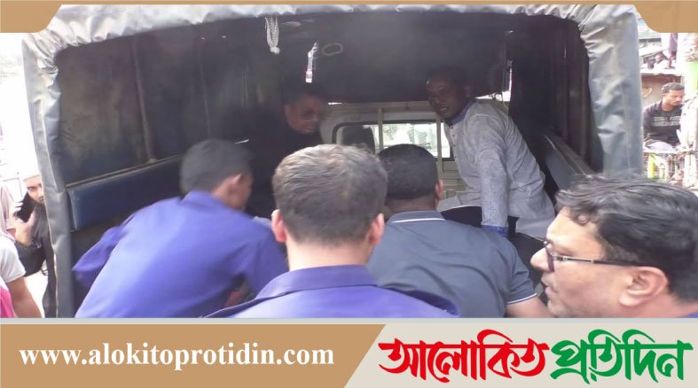  গাইবান্ধায় শহীদ মিনারে শ্রদ্ধাঞ্জলি দিয়ে ফেরার সময় দুই আওয়ামীলীগ নেতা আ*টক 