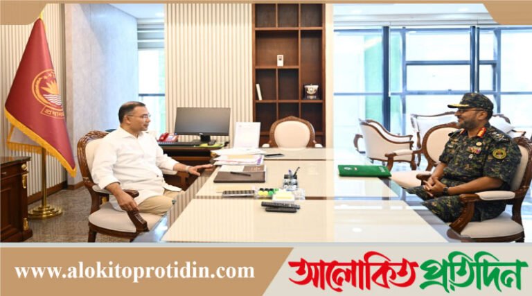 প্রধানমন্ত্রীর সঙ্গে আনসার-ভিডিপির মহাপরিচালকের সাক্ষাৎ