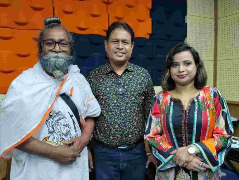 শফি মন্ডলের কণ্ঠে ফরিদা ফারহানার নতুন গান ‘ভবের মাঝে নানান মানুষ’