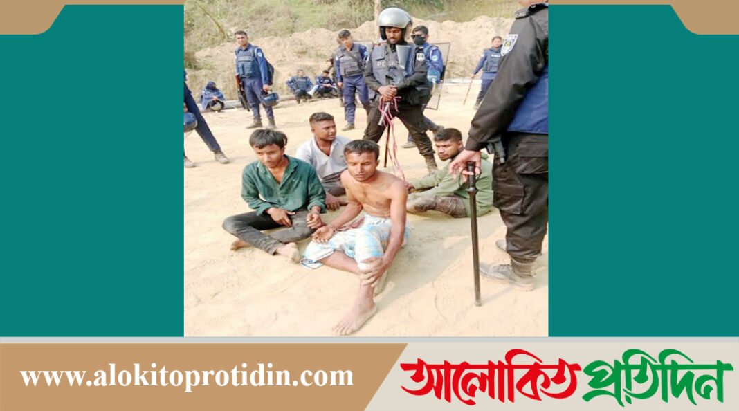 জ*ঙ্গল সলিমপুরে ইতিহাসের সবচেয়ে বড় সাঁড়া*শি অভি*যান