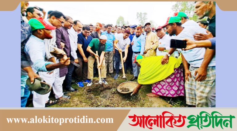 গোবিন্দগঞ্জ উপজেলার মহিমাগঞ্জ এলাকায় শিংজানি খাল খনন কার্যক্রমের উদ্বোধন