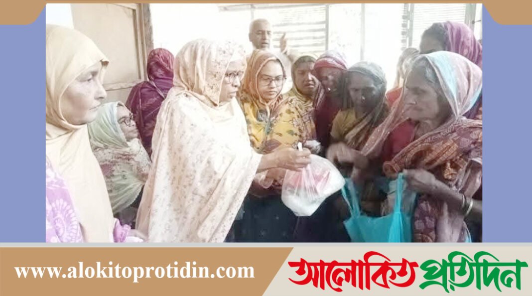 গাইবান্ধায় অসহায় দুঃস্থ পরিবারের মাঝে ঈদ সামগ্রী বিতরণ