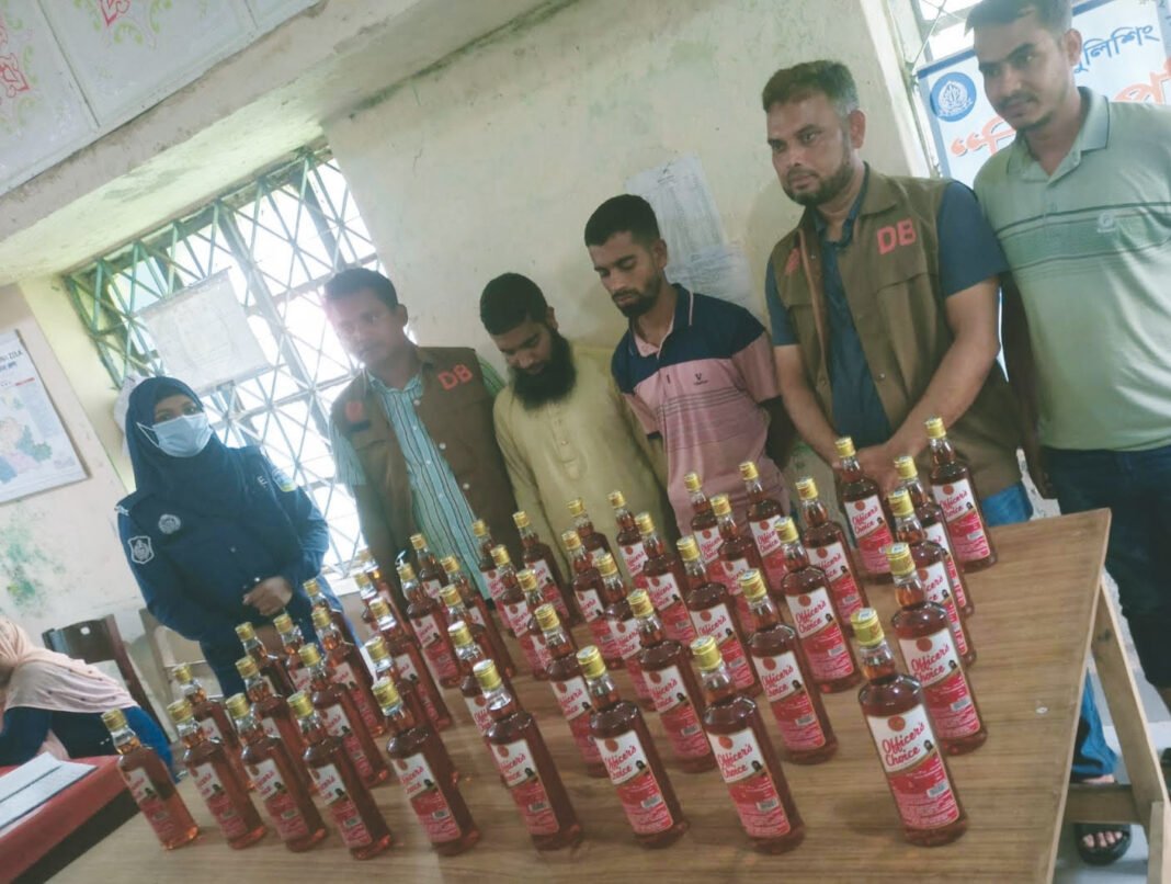 নেত্রকোনায় ভারতীয় মদসহ আ*টক ২