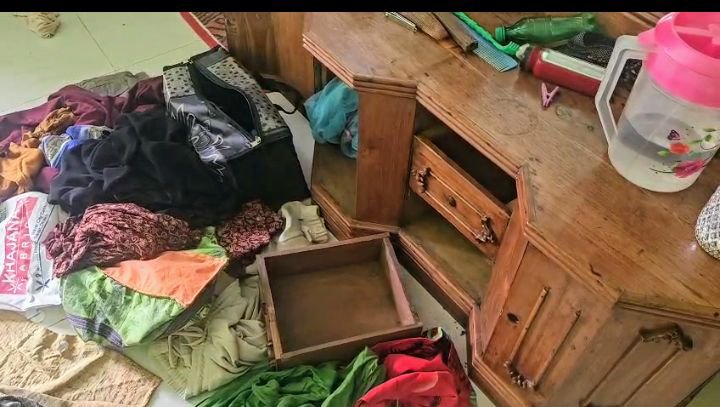 সাভারের আশুলিয়ায় এক ব্যবসায়ীর বাড়িতে দু*র্ধর্ষ ডা*কাতি নগদ টাকা ও স্বর্ণালঙ্কার লু*ট