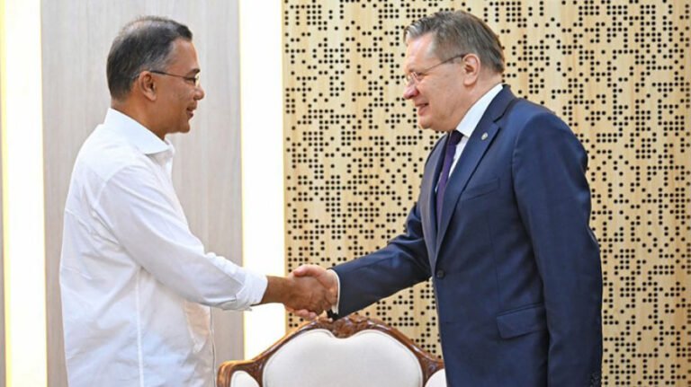 প্রধানমন্ত্রীর সঙ্গে সাক্ষাৎ করলেন রোসাটম প্রধান