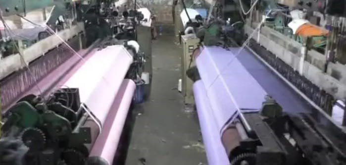 তীব্র তাপদাহ আর লোডশেডিংয়ে অ*তিষ্ঠ জনজীবন: উৎপাদন কার্যক্রমে ভাটা