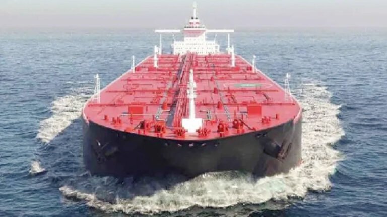 চট্টগ্রাম বন্দরে আসছে ডিজেলবাহী চারটি ট্যাংকার