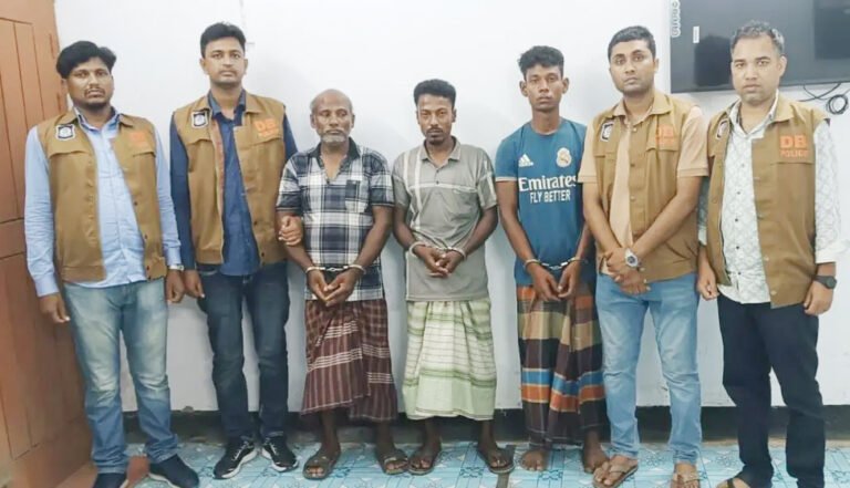 নওগাঁয় জমি বিরোধে একই পরিবারের চারজন খু*ন, গ্রেপ্তার ৩