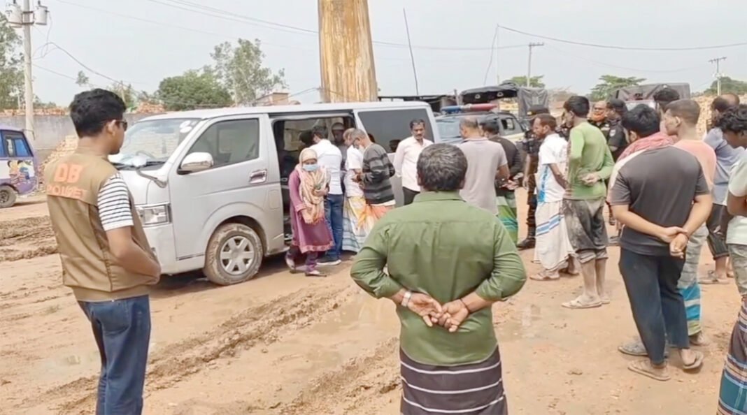 ধামরাইয়ে ৫ ইটভাটায় পরিবেশ অধিদপ্তরের অভিযান: ৩০ লাখ টাকা জরি#মানা!