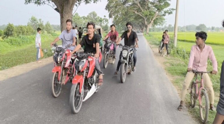 মুরাদনগর চৌমুহনী–বাখরাবাদ সড়কে বেপরোয়া বাইক রেসিং, বাড়ছে দুর্ঘটনা*র শঙ্কা