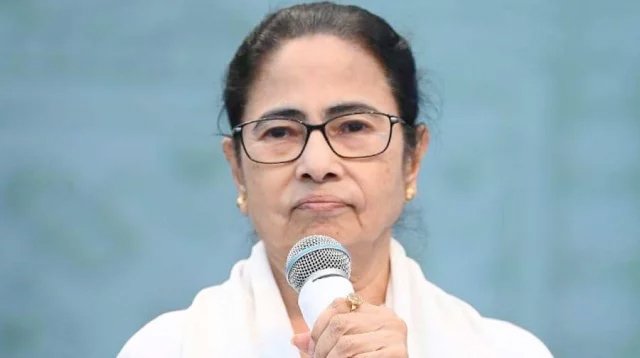 পদত্যাগ করবো না : কারচুপির অভিযোগে অনড় মমতা
