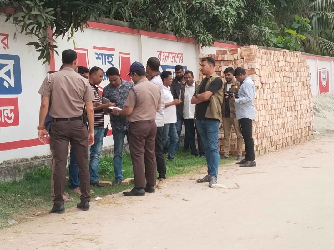 গাজীপুরে চালককে গলা কে*টে হ*ত্যা করে অটোরিকশা ছি*ন*তাইয়ের অ*ভিযোগ
