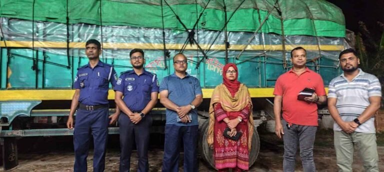 নেত্রকোণায় ৬৬৭ বস্তা সরকারি চাল জব্দ, ট্রাকসহ আটক ২