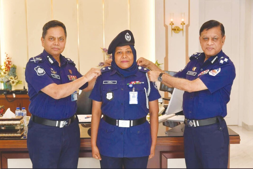 খাকি পোশাকে ইতিহাস গড়লেন নড়াইলের মেয়ে শামীমা পারভীন
