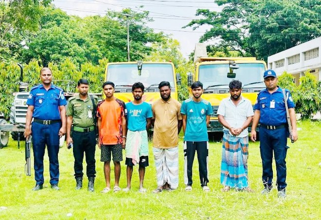 টাঙ্গাইলে অবৈধভাবে মাটি কাটার অভিযোগে ৫ জনকে বিভিন্ন মেয়াদে সাজা