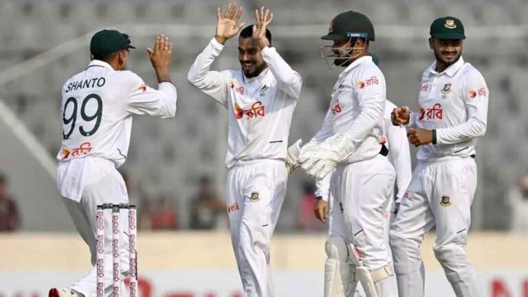 মিরাজের ফাইফারে ২৭ রানের লিড পেল বাংলাদেশ