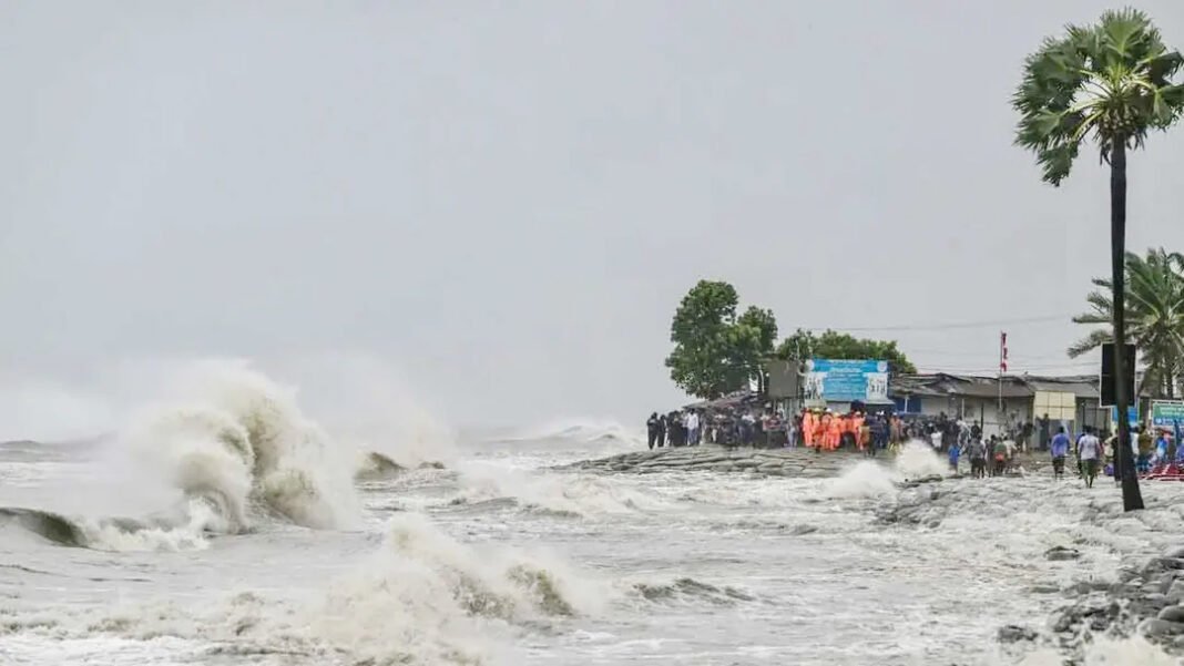 মে মাসে ঘূর্ণিঝড়ের সম্ভাবনা ও তীব্র তাপপ্রবাহের শঙ্কা