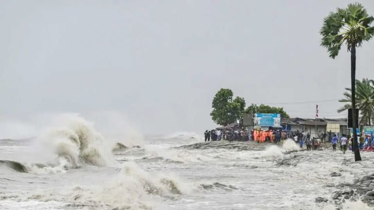 মে মাসে ঘূর্ণিঝড়ের সম্ভাবনা ও তীব্র তাপপ্রবাহের শঙ্কা
