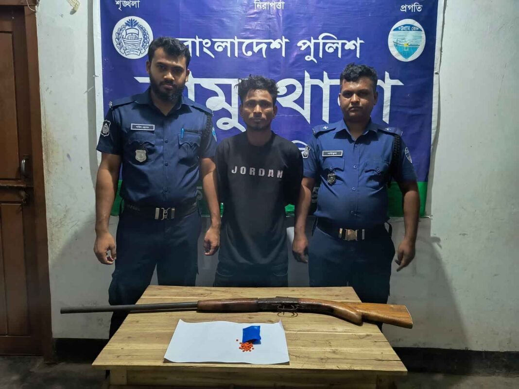 রামুতে ই*য়াবাসহ আ*টক যুবকের স্বীকারোক্তিতে অ*স্ত্র উদ্ধার