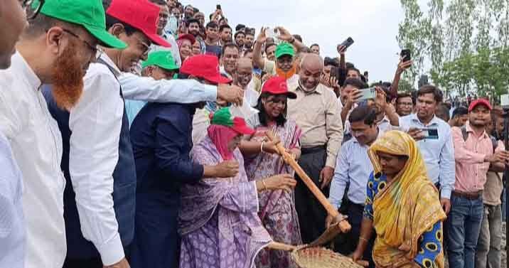কুড়িগ্রাম সদরের হলোখানা ইউনিয়নে খাল পুনঃখনন কাজের উদ্বোধন, জলাবদ্ধতা নিরসন আশাবাদ