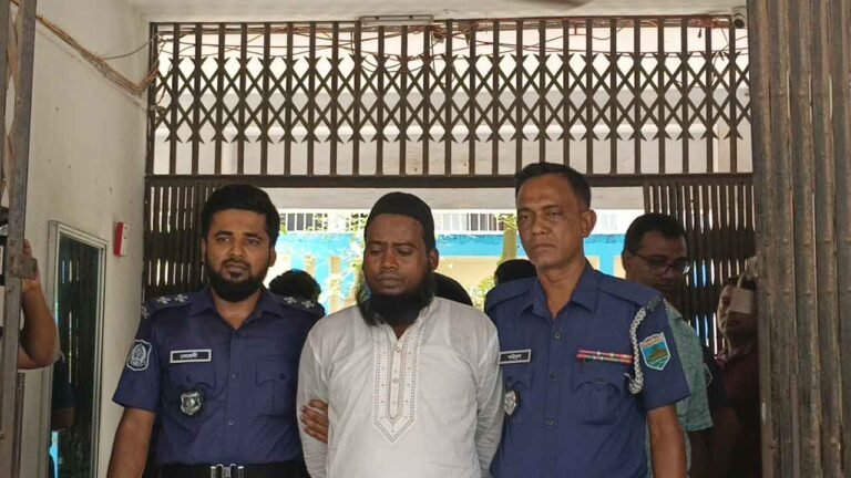 সিরাজগঞ্জে জ্বীনের বাদশা’র ফাঁ*দে শতাধিক মানুষ, উ*ধাও ২১ লাখ টাকা
